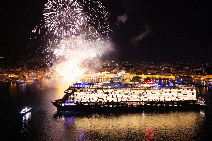 Mein Schiff Flow feierlich getauft: Drei Taufpatinnen, ein Schiff und ein gemeinsamer Flow